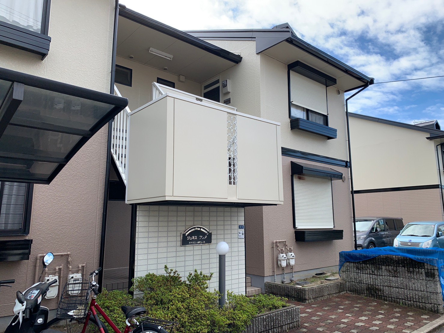 大阪府　茨木市　住宅　外壁塗装工事　駐車場ライン引き